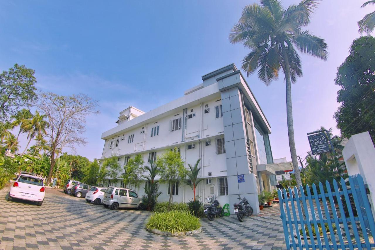 Hotel Noah'S Ark Kochi Exterior foto